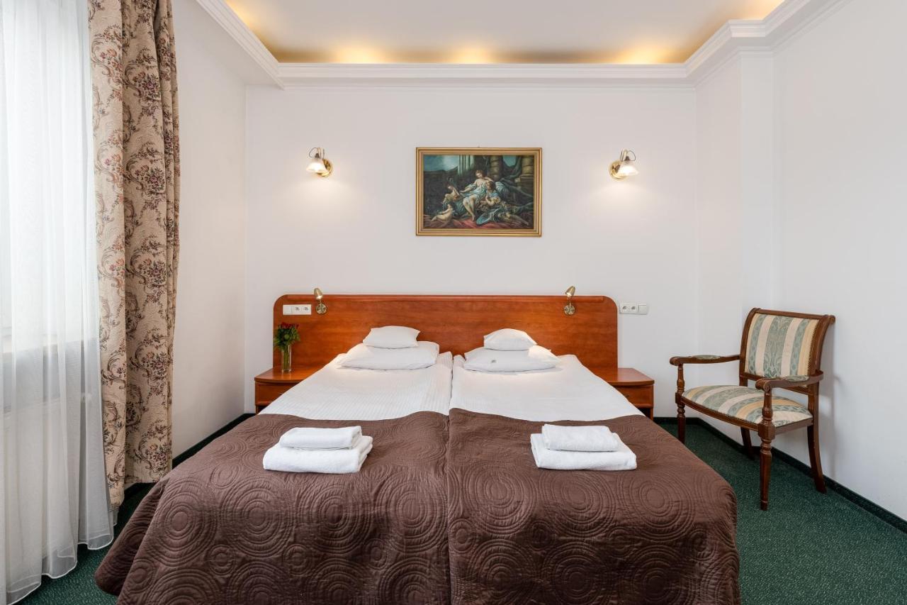 Hotel Artur Krasków Εξωτερικό φωτογραφία