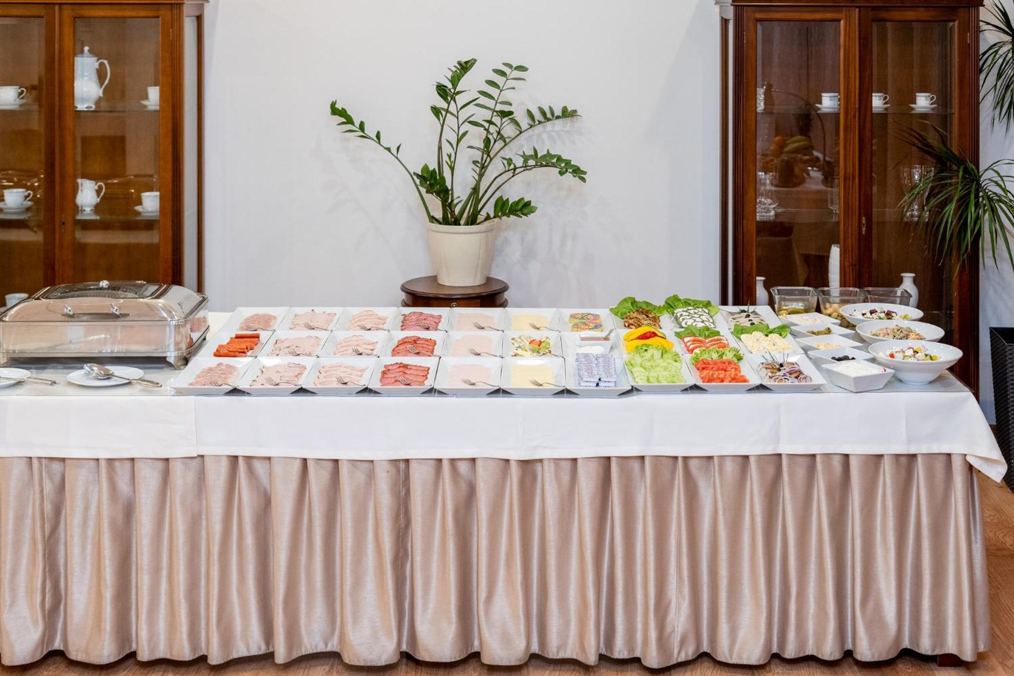 Hotel Artur Krasków Εξωτερικό φωτογραφία