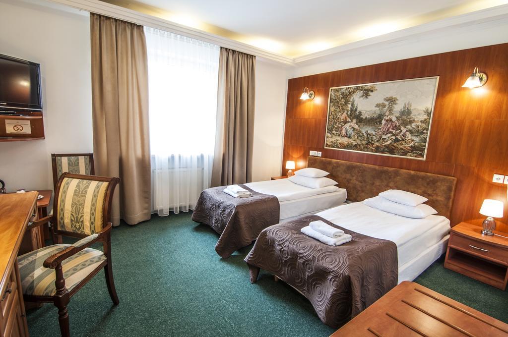 Hotel Artur Krasków Εξωτερικό φωτογραφία
