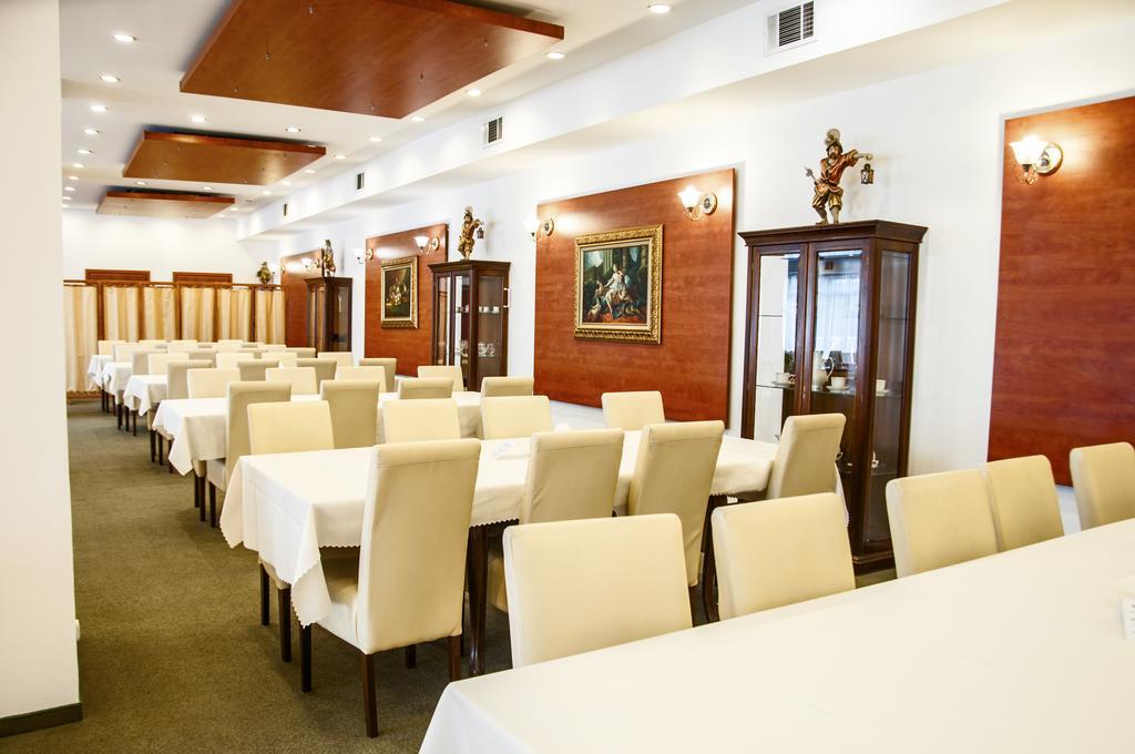 Hotel Artur Krasków Εξωτερικό φωτογραφία
