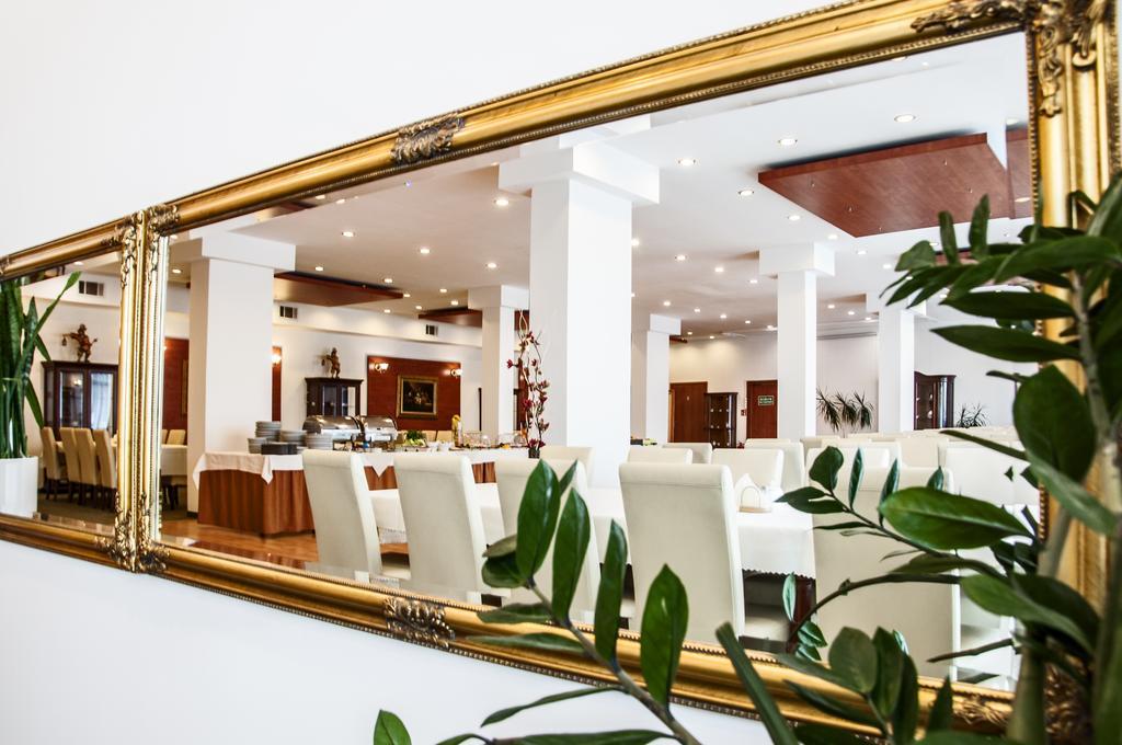 Hotel Artur Krasków Εξωτερικό φωτογραφία