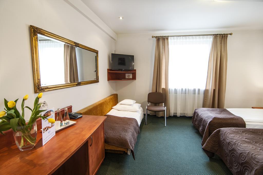 Hotel Artur Krasków Εξωτερικό φωτογραφία