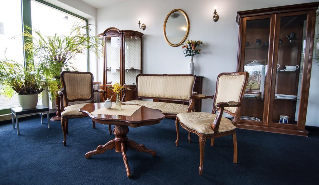 Hotel Artur Krasków Εξωτερικό φωτογραφία
